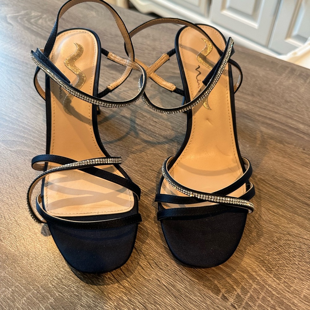 Elegant Navy Strappy Sandals with Rhinestones